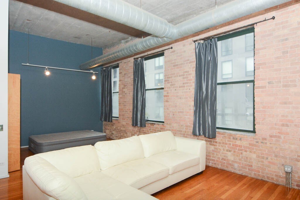 Building Photo - 110 N Peoria St