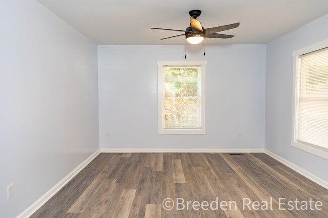 Building Photo - 2954 Old 70 Loop