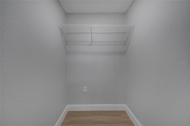 Building Photo - 2303 Bonneville Dr