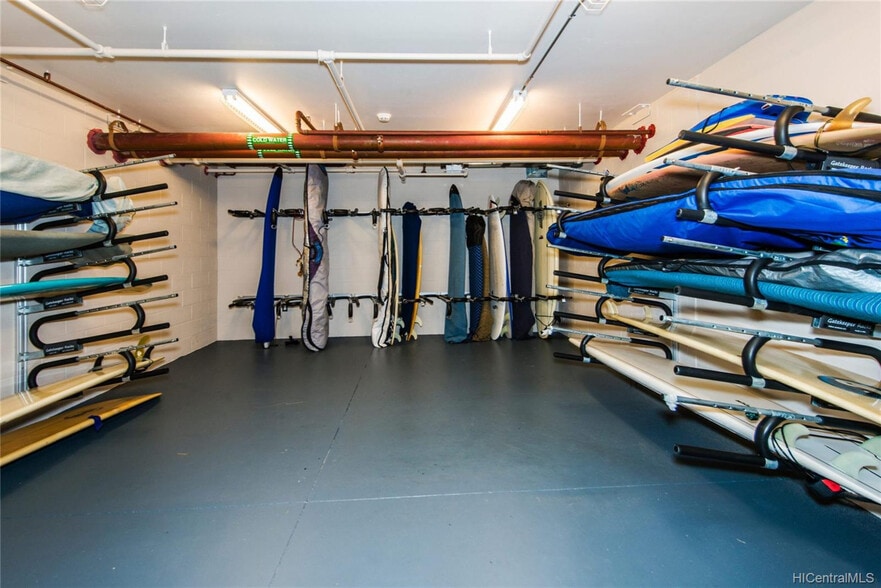 Building Photo - 1189 Waimanu St