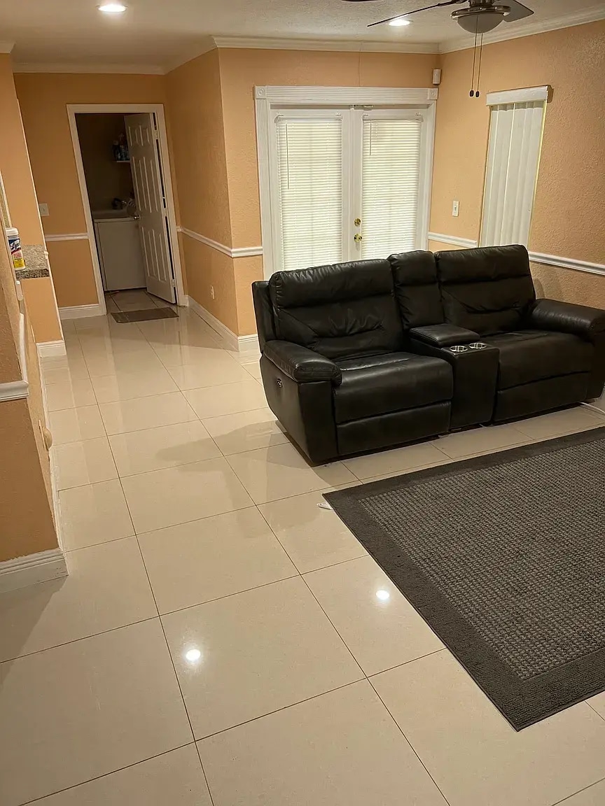 Building Photo - 813 NW 19th Ave