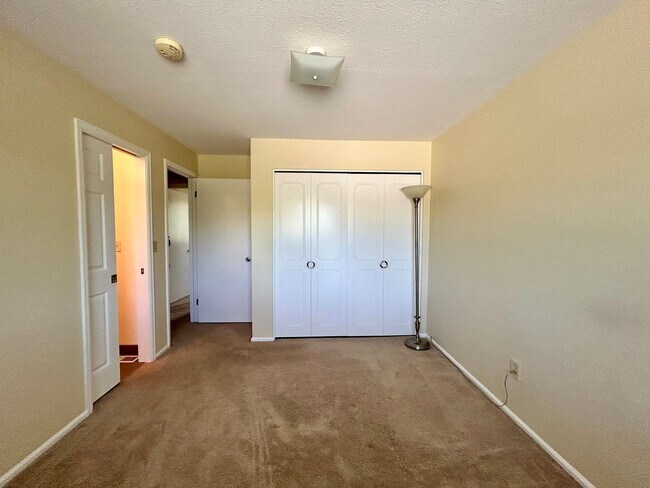 Building Photo - Spacious 4-Bedroom House Near Open Space in Heatherwood, Boulder