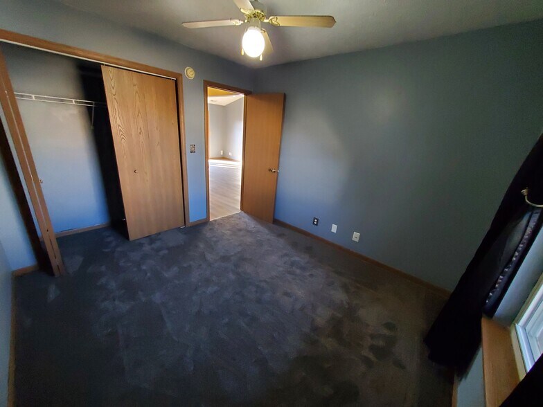 1 of 2 spare bedrooms - 2450 Hopkins Dr
