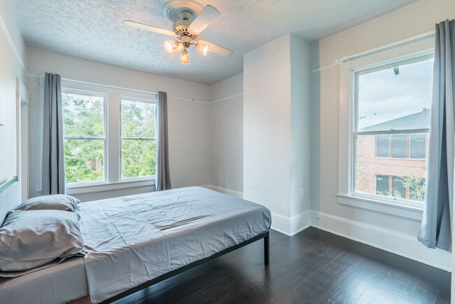 Building Photo - 2680 Post St