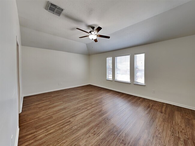 Building Photo - 16410 Tudor Point Ct