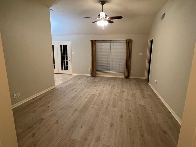 Building Photo - 7955 Pecan Dr