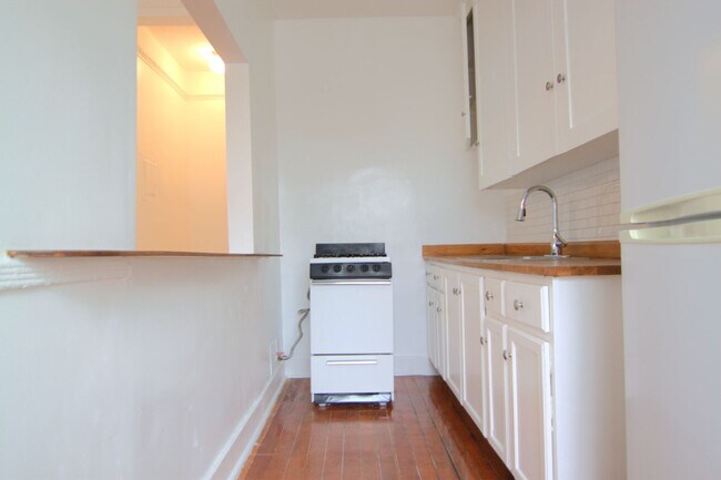 Building Photo - 6358 Yucca St