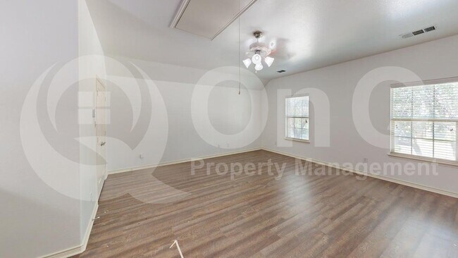 Building Photo - 1618 Nestledown Dr