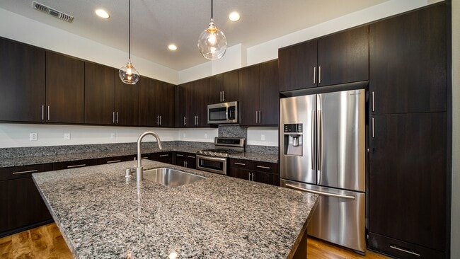 Building Photo - Coming soon - 2Bed/2.5Bath TOWNHOUSE FOR RENT IN MILPITAS - $3,850/mo