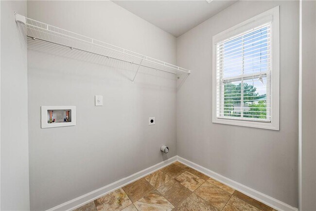 Building Photo - 5959 Landers Loop