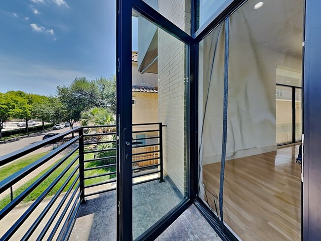 Building Photo - 3553 Kalterra Ct