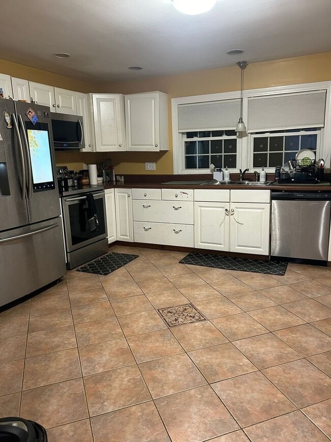 Building Photo - Charming 3BR House in Westborough