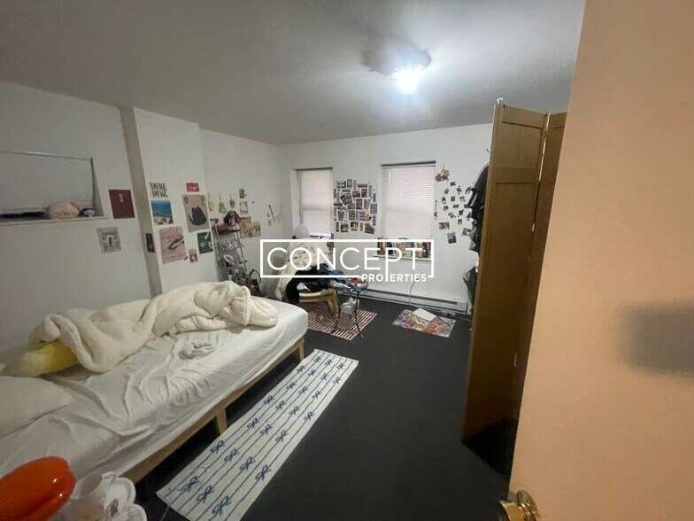 Building Photo - 774 Columbus Ave