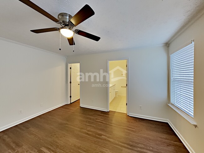 Building Photo - 402 Harvest Pl