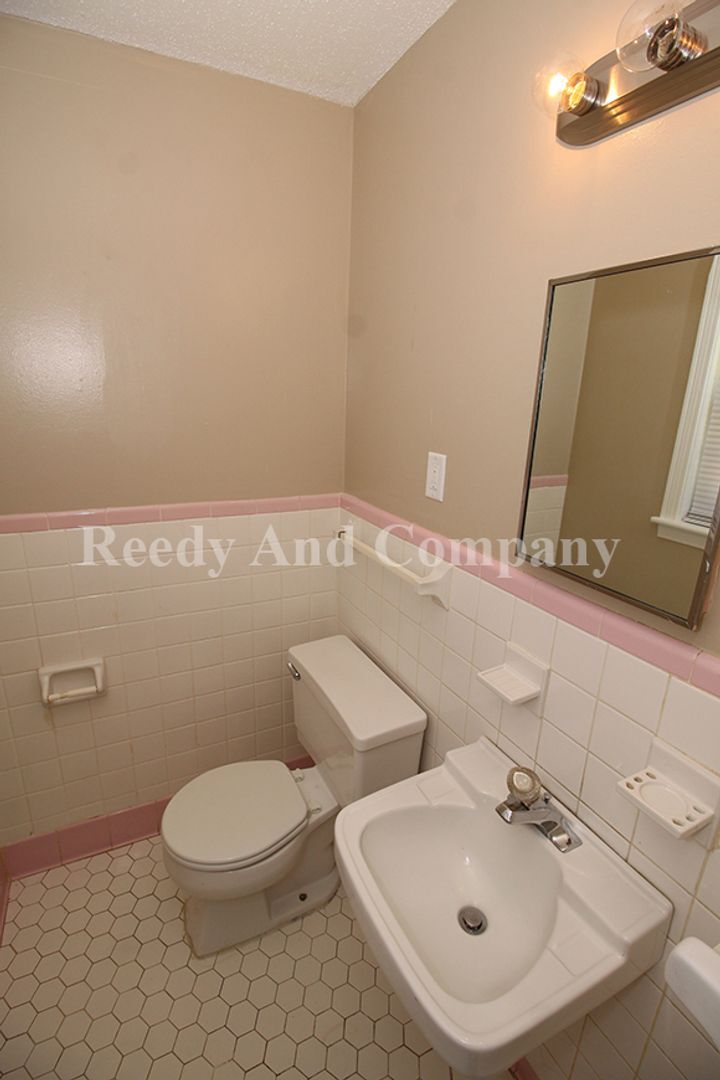 Building Photo - 3792 Kipling Ave