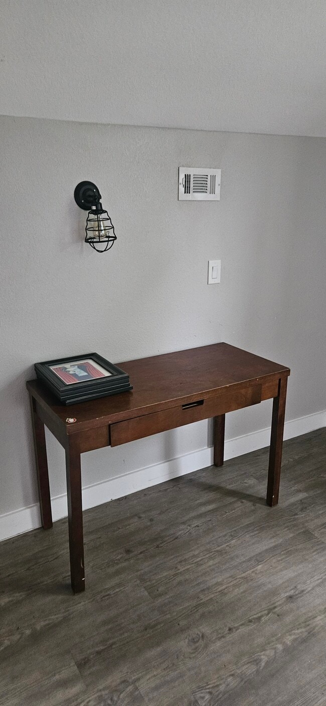 Building Photo - 3014 E 16th St