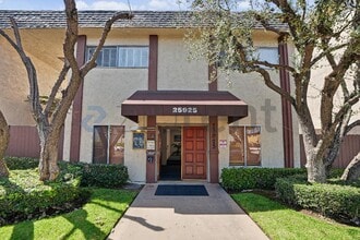 Building Photo - Unit 3