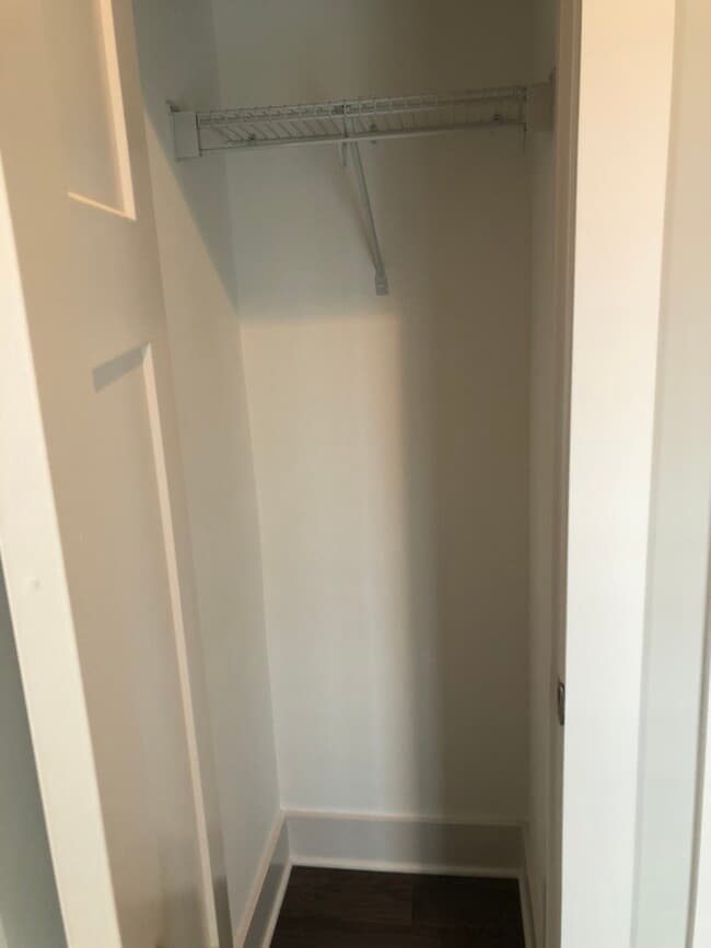 Building Photo - 509 Rosedale Ave