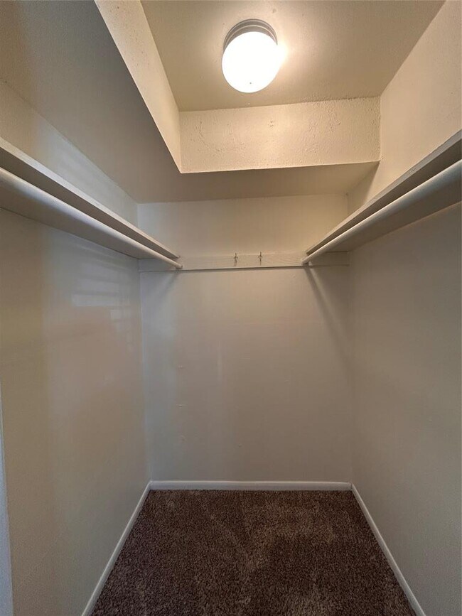 Building Photo - 2207 Leon St