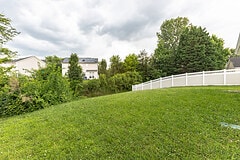 Building Photo - Beautiful ranch style home 3bed 2 bath wit...