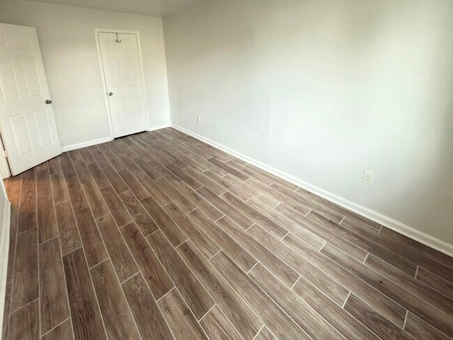Building Photo - 1260 Sugarwood Cir
