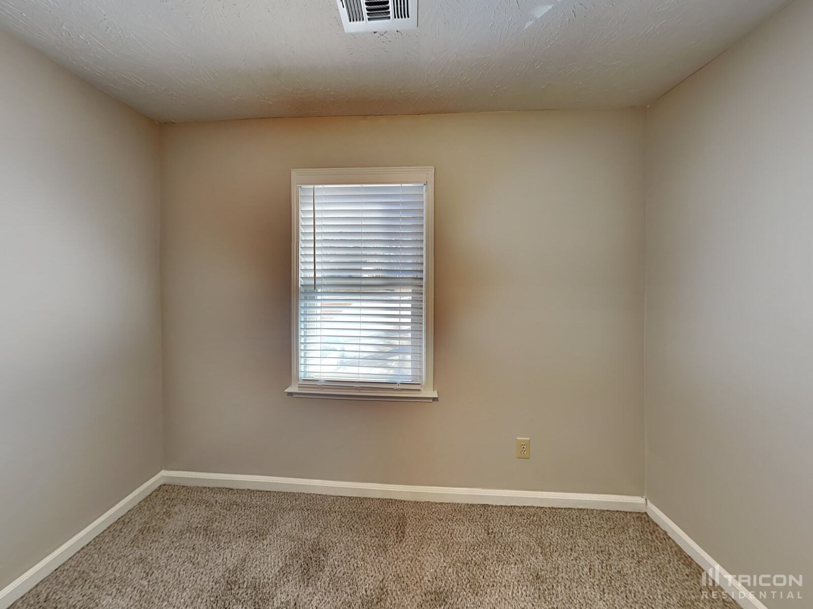 Building Photo - 151 Chantilly Ln