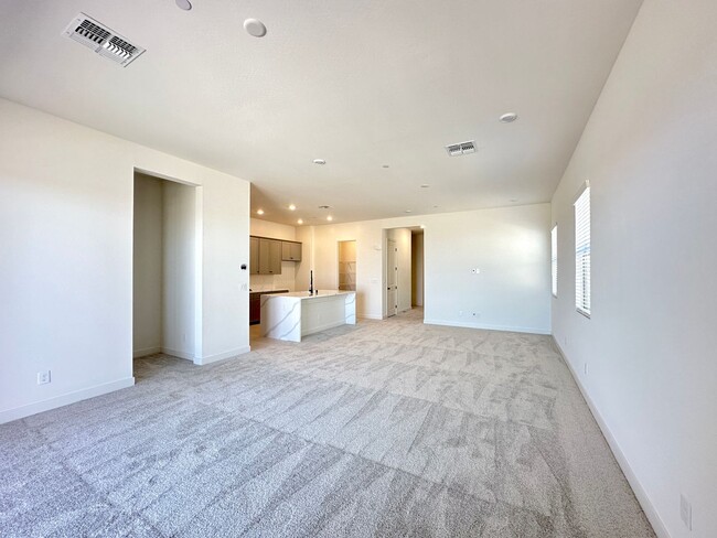 Building Photo - Summerlin Village
