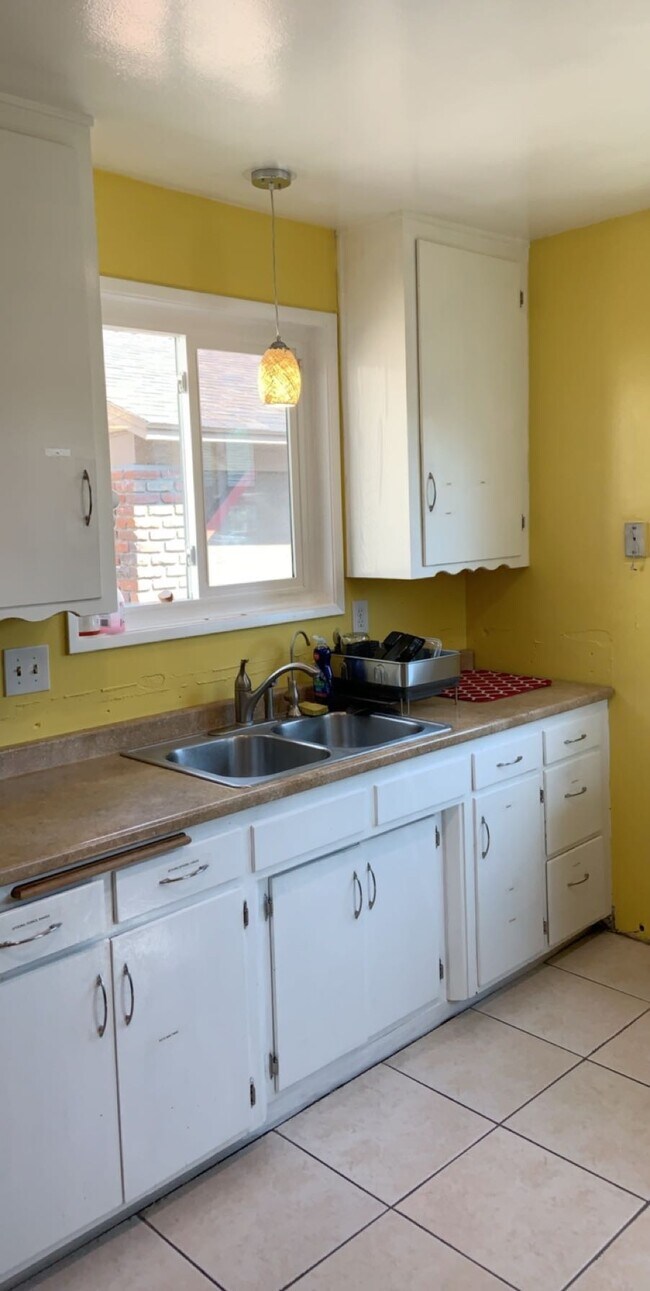 Building Photo - 11659 Harvard Dr