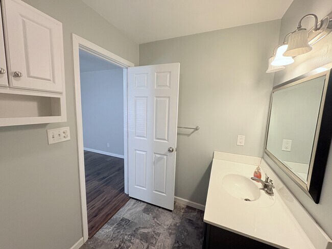 Building Photo - 109 Sheffield Rd