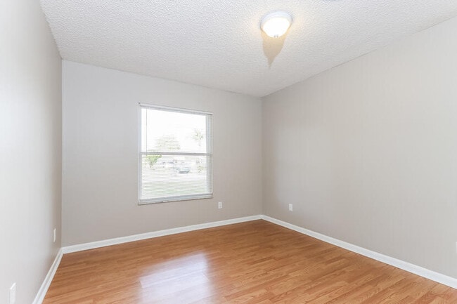 Building Photo - 2449 SE Aneci St