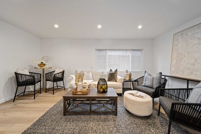 Building Photo - 11946 Aneta St