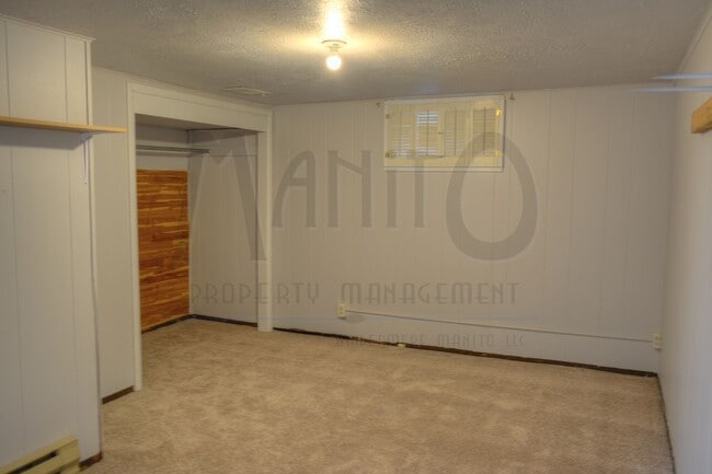 Building Photo - Shadle Area Rancher