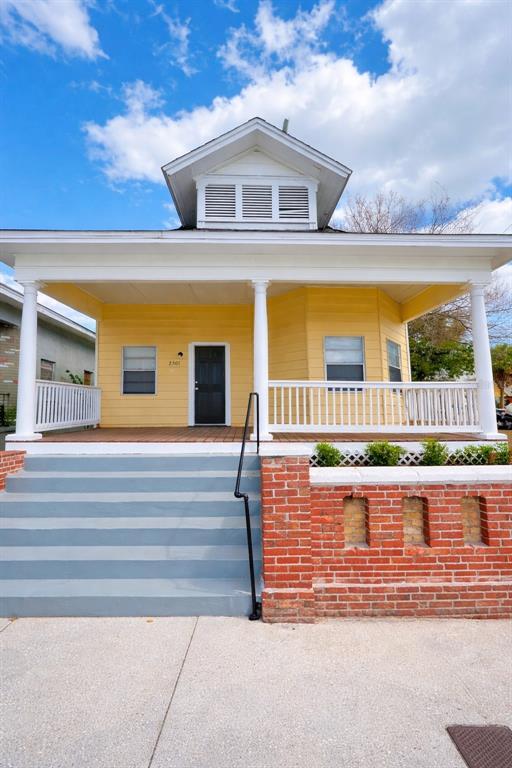 Building Photo - 2507 N Armenia Ave