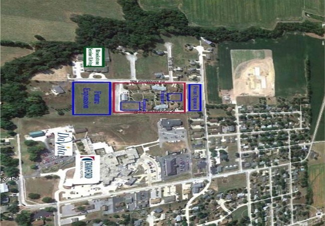 Aerial Photo - Courtyard Retirement Center