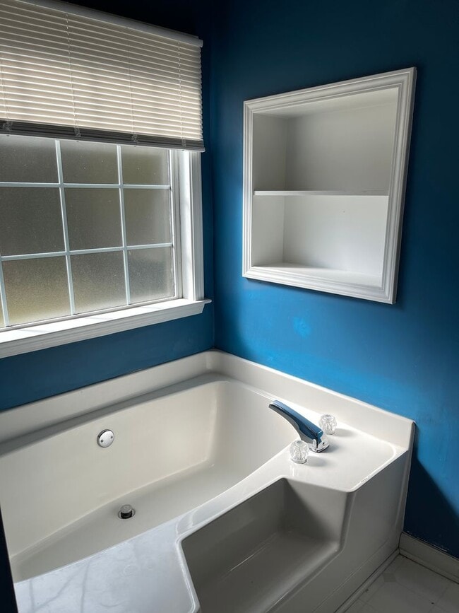 Building Photo - Ranch on full basement