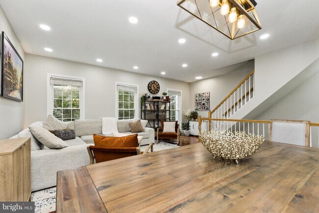 Building Photo - 46738 Oakmere Terrace