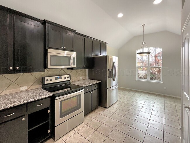 Building Photo - 2053 Leonard Ranch Rd