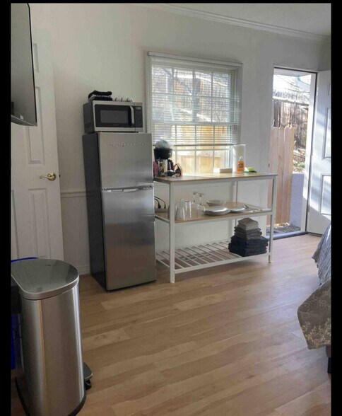 Building Photo - 2713 Northcrest Dr