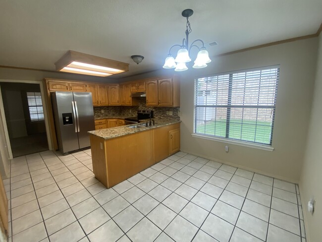 Building Photo - 8604 Timberlyn Way