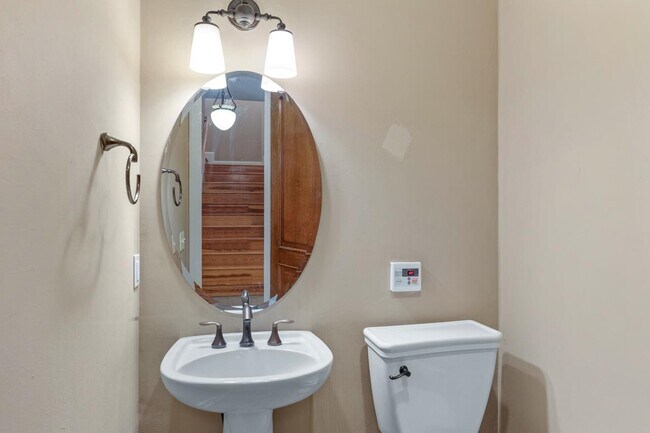 Building Photo - 1842 Ashley Hall Way