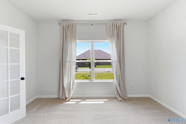 Building Photo - 135 Varina Dr