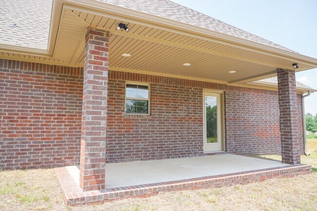 Building Photo - BRAND NEW 4 Bedroom, 2 Bath Home in Nettleton School District!