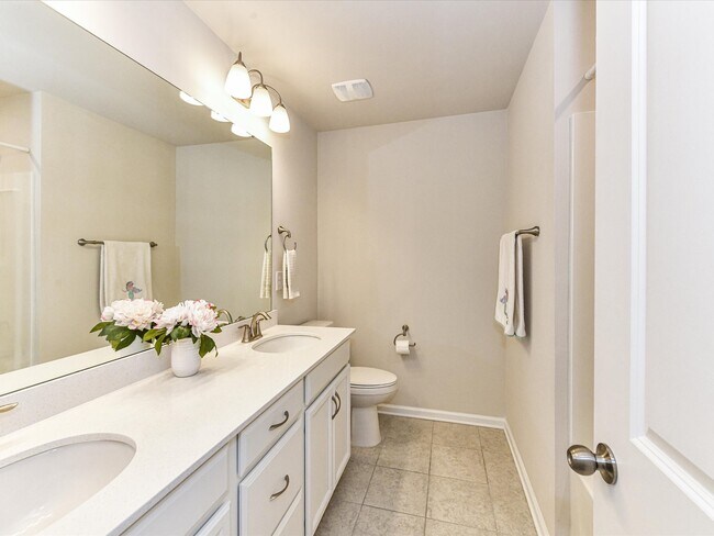 Building Photo - 5661 De Vere Dr