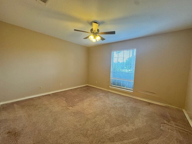 Building Photo - FER25