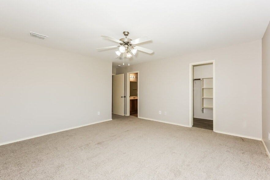 Building Photo - 1017 Maidenhair Ln