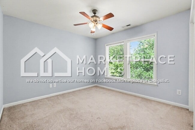 Building Photo - 3013 Freeport Dr