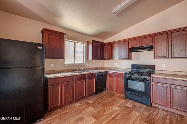 Building Photo - 14281 Lasso Rock Dr