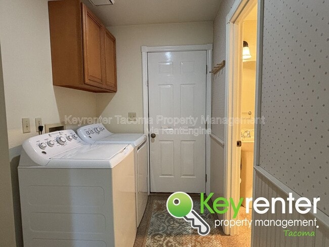 Building Photo - 1051 Paiute Trl