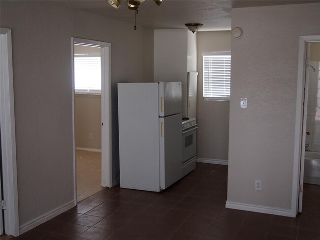 Building Photo - 2408 Southmore Blvd