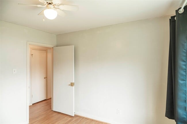 Building Photo - 8819 Hazen St